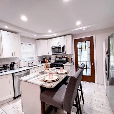 Cheerful & Modern Home W/ A Walkout Deck Area Glenside Exterior photo